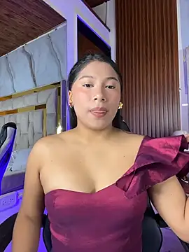 Snapshot of LinnaGardenia chatting on February 19, 1:18 pm LinnaGardenia online show from February 19, 1:18 pm