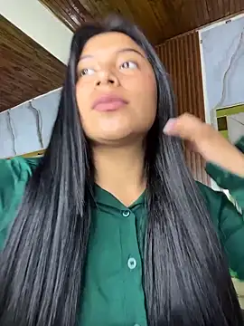 LinnaGardenia online show from March 7, 1:08 pm