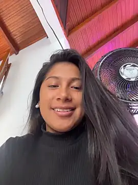 LinnaGardenia online show from April 14, 6:25 pm