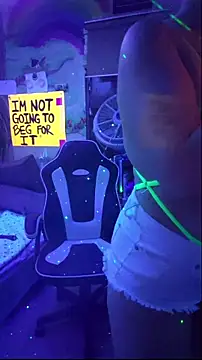 Snapshot of Cloud_Master9 chatting on November 8, 8:03 am Cloud Master9 online show from November 8, 8:03 am