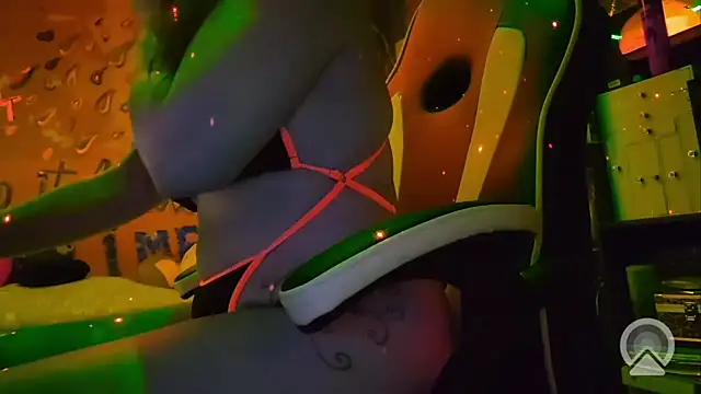 Snapshot of Cloud_Master9 chatting on April 14, 12:00 pm Cloud Master9 online show from April 14, 12:00 pm