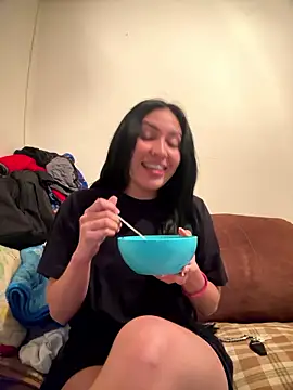 Snapshot of LunaAurora3 chatting on January 14, 3:23 am LunaAurora3 online show from January 14, 3:23 am