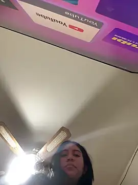 Snapshot of LunaAurora3 chatting on February 5, 7:13 am LunaAurora3 online show from February 5, 7:13 am