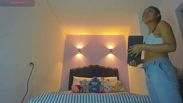 Sofia Clauss  online show from March 8, 5:11 am