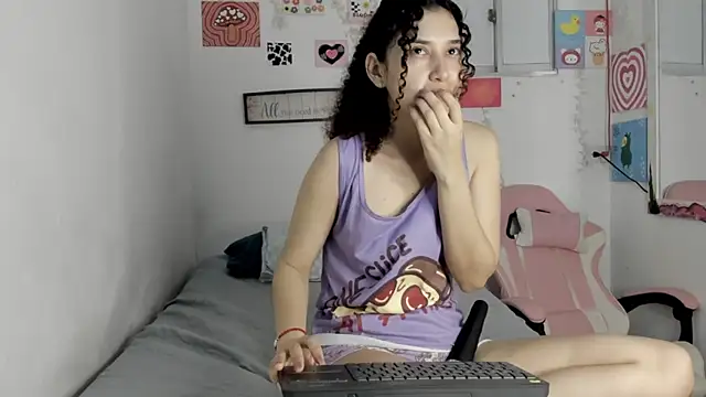 Snapshot of gabriela_duarte1 chatting on September 19, 6:26 am gabriela duarte1 online show from September 19, 6:26 am