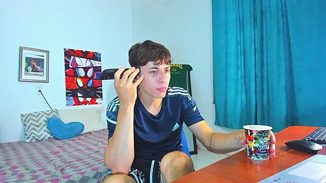 Snapshot of AlessandroDybala chatting on April 29, 9:32 pm AlessandroDybala online show from April 29, 9:32 pm