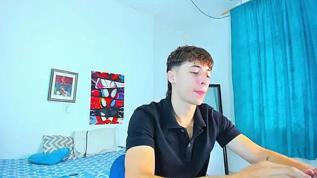 Snapshot of AlessandroDybala chatting on May 14, 12:45 pm AlessandroDybala online show from May 14, 12:45 pm