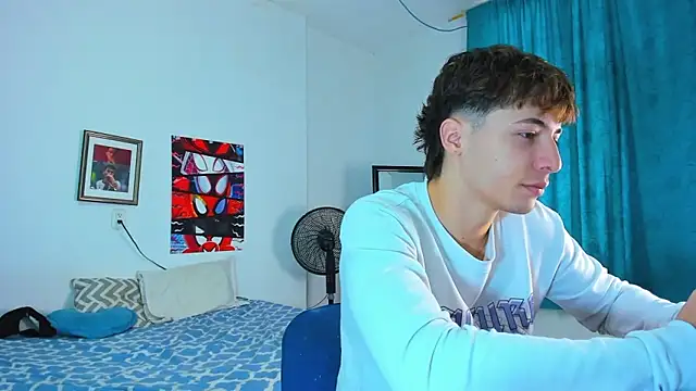Snapshot of AlessandroDybala chatting on May 15, 12:34 pm AlessandroDybala online show from May 15, 12:34 pm