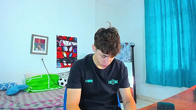 Snapshot of AlessandroDybala chatting on May 23, 12:53 pm AlessandroDybala online show from May 23, 12:53 pm