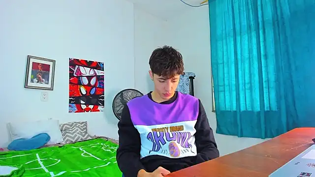 Snapshot of AlessandroDybala chatting on May 24, 12:32 pm AlessandroDybala online show from May 24, 12:32 pm