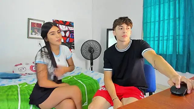 Snapshot of AlessandroDybala chatting on July 16, 1:17 pm AlessandroDybala online show from July 16, 1:17 pm