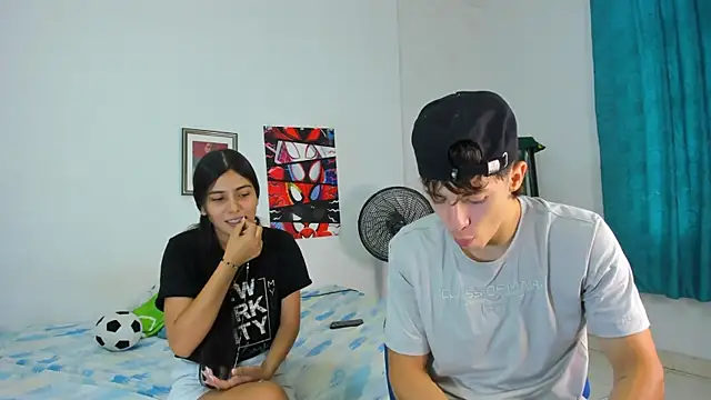 Snapshot of AlessandroDybala chatting on July 23, 12:47 pm AlessandroDybala online show from July 23, 12:47 pm