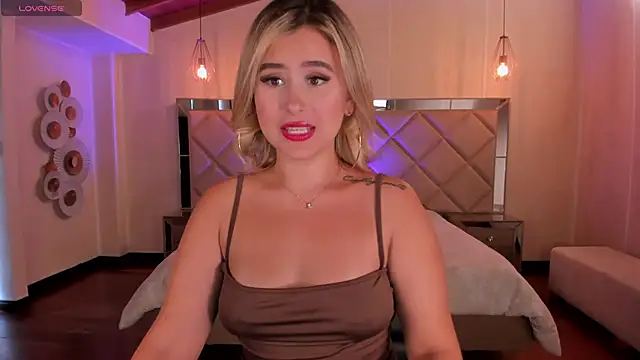 Snapshot of AnnaBrooks1 chatting on February 2, 7:45 pm AnnaBrooks1 online show from February 2, 7:45 pm