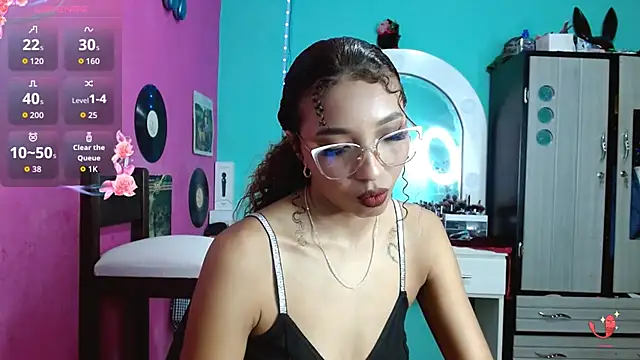 sensitive brunette online show from September 19, 7:36 pm