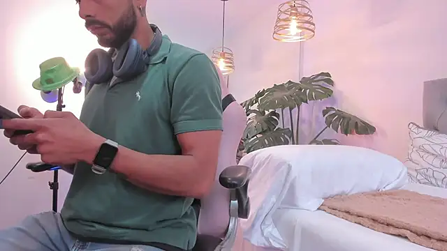 Tom cooper  online show from November 21, 1:21 pm