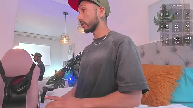 Tom cooper  online show from December 18, 1:06 pm