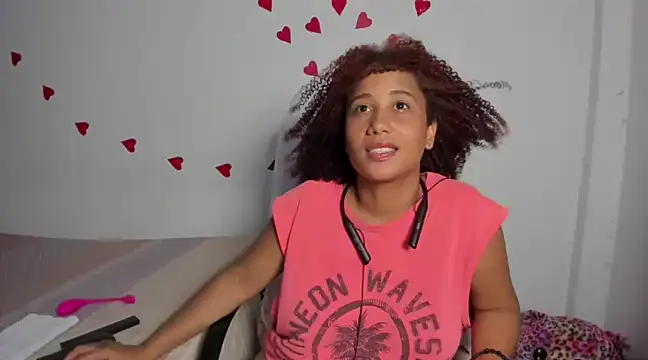 Snapshot of zandra_kiman chatting on February 27, 6:18 am zandra kiman online show from February 27, 6:18 am