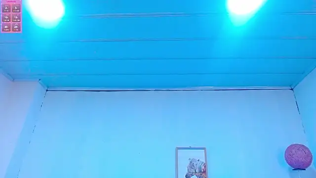 Snapshot of candy_lux_ chatting on June 18, 6:34 pm candy lux online show from June 18, 6:34 pm