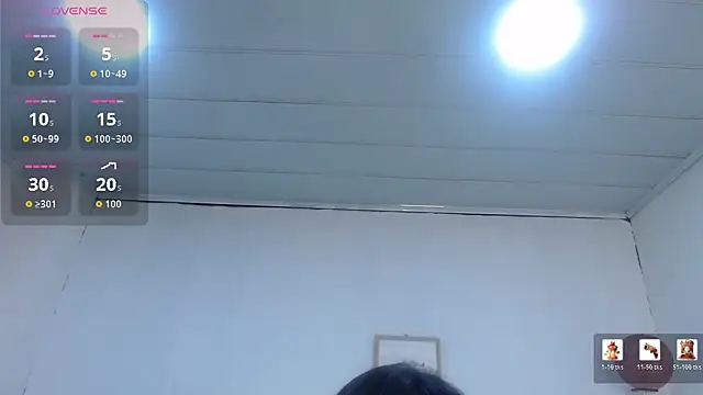 Snapshot of candy_lux_ chatting on July 27, 7:43 pm candy lux online show from July 27, 7:43 pm