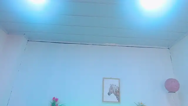 Snapshot of candy_lux_ chatting on July 29, 6:28 pm candy lux online show from July 29, 6:28 pm