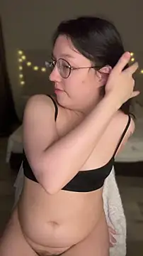 emigooflordXD online show from April 19, 6:32 pm