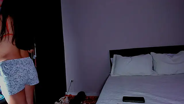 Lauren A online show from February 17, 10:05 pm