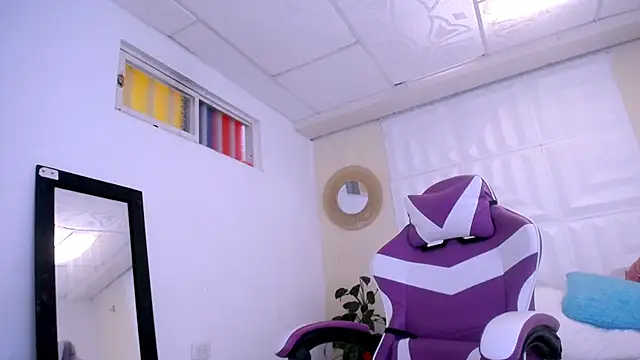 Snapshot of nataly_red chatting on July 17, 6:57 pm nataly red online show from July 17, 6:57 pm
