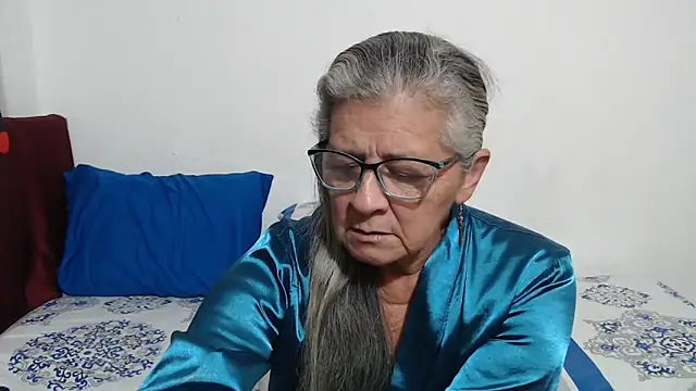 Snapshot of candy_mature_ chatting on May 5, 11:02 pm candy mature online show from May 5, 11:02 pm