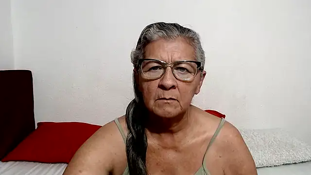 Snapshot of candy_mature_ chatting on May 23, 11:14 am candy mature online show from May 23, 11:14 am