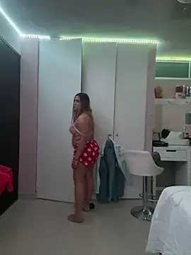 DarianaGuzz online show from March 10, 6:05 am