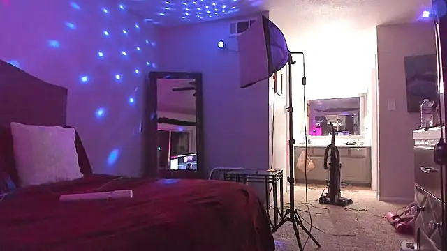 yiauana online show from April 21, 8:09 am