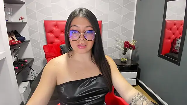 Snapshot of MiaWils_ chatting on January 29, 10:32 pm MiaWils online show from January 29, 10:32 pm