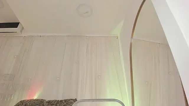 Petite Lucie online show from January 30, 6:54 pm