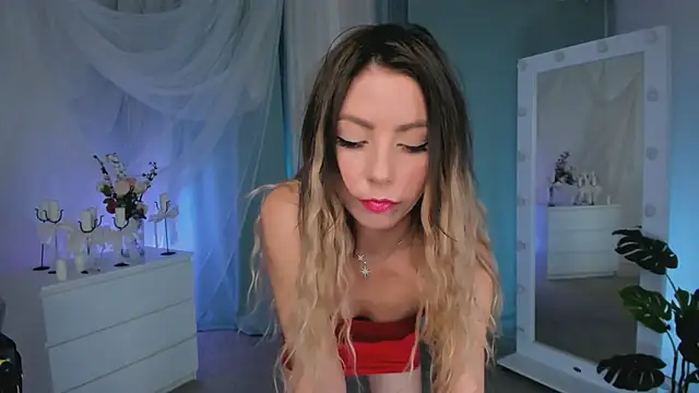 Snapshot of Love_Lines chatting on January 24, 12:42 am Love Lines online show from January 24, 12:42 am