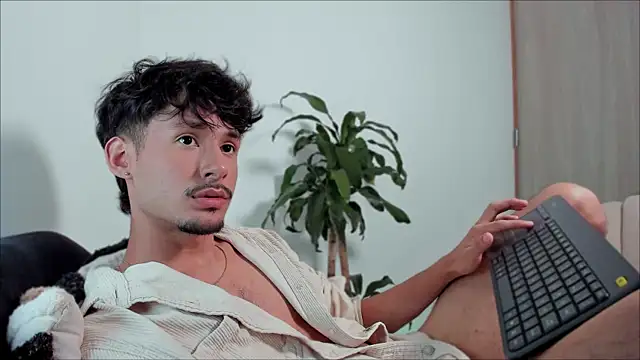 dimitri targaryen online show from February 21, 2:06 am