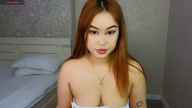 Snapshot of Diana_Moon_ chatting on April 30, 1:23 am Diana Moon online show from April 30, 1:23 am
