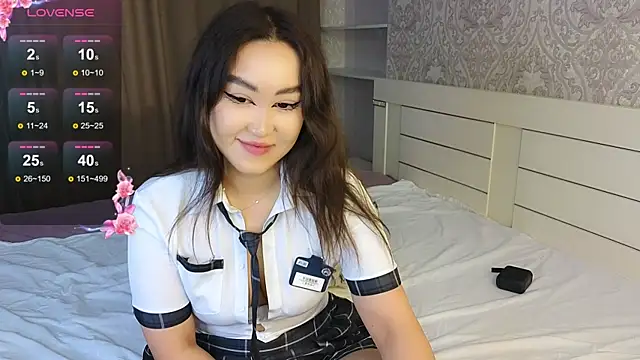 Snapshot of Diana_Moon_ chatting on May 19, 1:56 am Diana Moon online show from May 19, 1:56 am