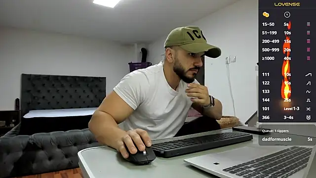 supermanboy94 online show from April 2, 6:22 am