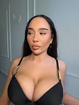 CardiSweetBaby online show from April 3, 10:57 am