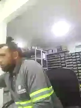 Snapshot of misterzioon chatting on October 30, 4:41 pm misterzioon online show from October 30, 4:41 pm