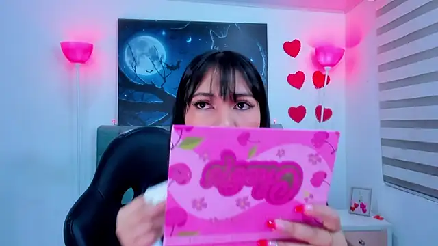 Snapshot of lina_bedoya_ chatting on February 20, 11:42 am lina bedoya  online show from February 20, 11:42 am