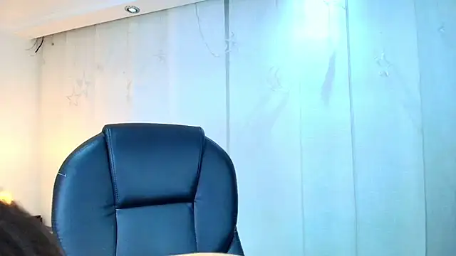 lina bedoya  online show from February 19, 11:39 am