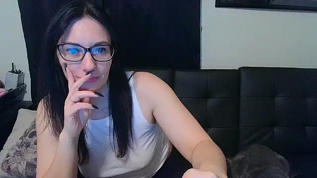 CrystalLakeXO online show from March 21, 6:07 am