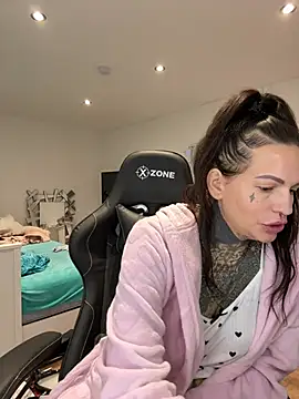 AileenInkOfficial online show from January 2, 4:52 am
