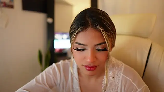 SaraParisi online show from January 22, 12:06 am