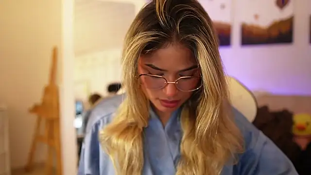 SaraParisi online show from February 4, 1:23 am