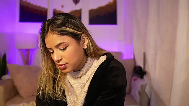 SaraParisi online show from February 19, 1:51 am