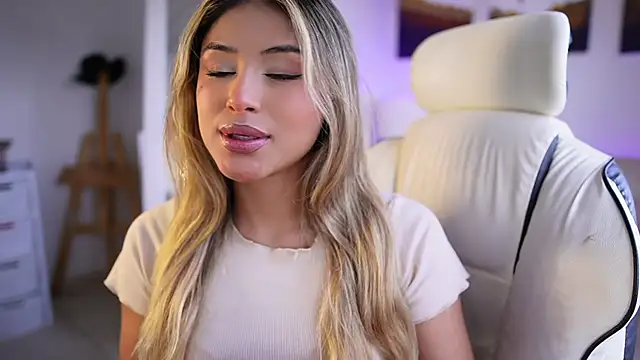 SaraParisi online show from February 19, 9:14 pm