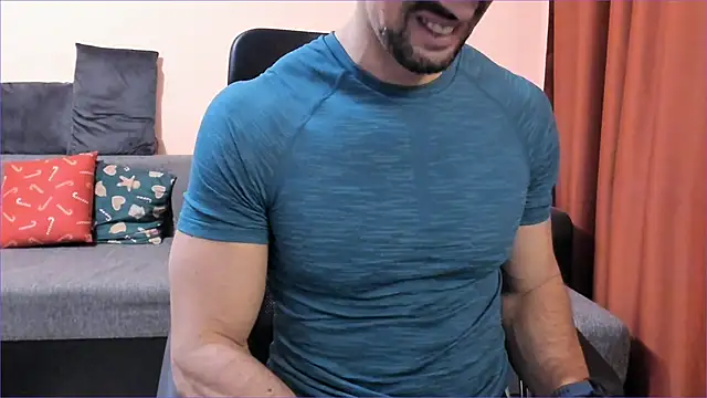 HotHunkTrainer online show from December 17, 12:33 pm