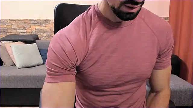 HotHunkTrainer online show from November 18, 8:08 am